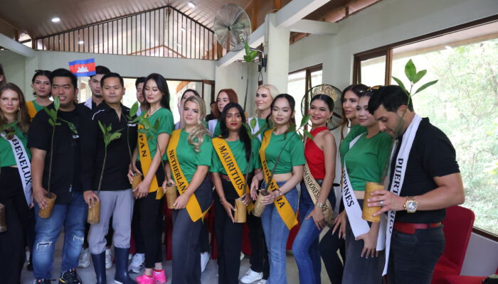 Finalis Miss Elite Global dan Miss Intercelestial Tanam Mangrove di Ekowisata Mangrove PIK