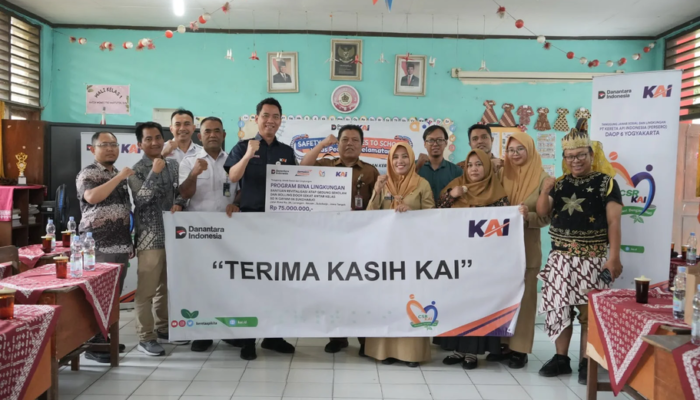 KAI Daop 6 Salurkan Bantuan CSR Rp75 Juta untuk Revitalisasi SDN 5 Gayam Sukoharjo