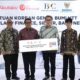 Akulaku Group Salurkan Bantuan Pangan bagi Masyarakat Terdampak Gempa NTT