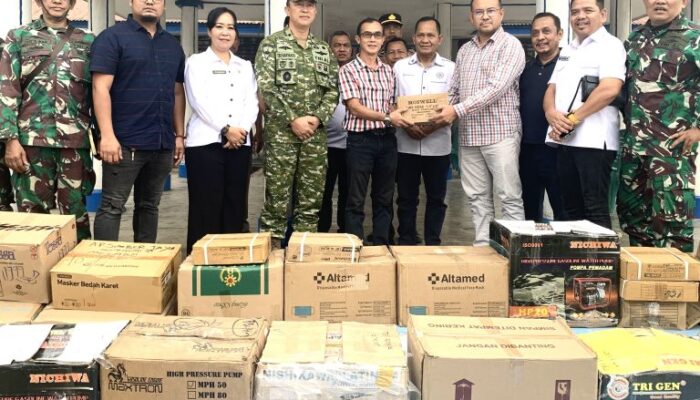 PT RKA Salurkan Bantuan Peralatan Karhutla untuk 11 Desa di Melawi
