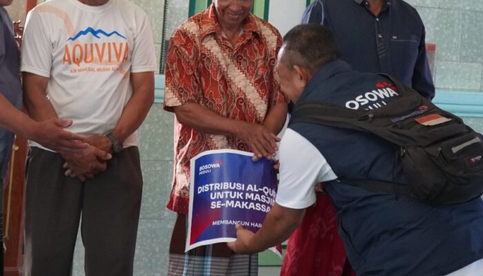 Bosowa Peduli Berkolaborasi dengan Unit Bisnis Bosowa Berbagi Paket Sembako di Makassar