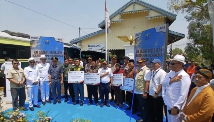 HUT ke-81 KAI, Bantuan Air Bersih dan Sembako Disalurkan ke Warga Tanggung-Kedungjati