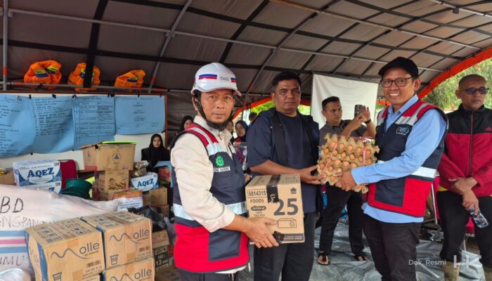 Bantu Pemulihan Warga Terdampak Banjir Bandang Kabupaten Solok, Hutama Karya Grup Terjunkan Bantuan Logistik dan Alat Berat