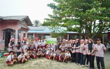Pertamina NRE Bawa PLTS, Air Bersih Melalui Sekolah Energi Berdikari