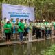Oakwood Premier Cozmo Jakarta Mengambil Langkah Nyata Peringati World Cleanup Day Melalui Pembersihan Bantaran Sungai dan Penanaman Mangrove