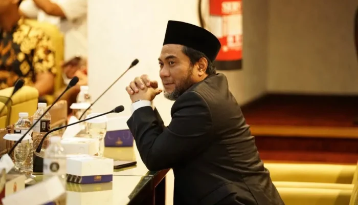 Menggandeng Swasta, Memperkuat Keselamatan di Perlintasan KA