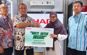 Sharp Indonesia Salurkan Bantuan bagi Warga Terdampak Gempa NTT