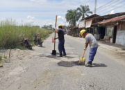 Memperkuat Akses Warga, PT Socfindo Seumayam Perbaiki Jalan Alue Bilie–Seuneam