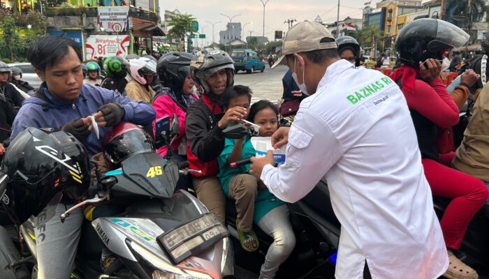 Lindungi Warga dari Abu Vulkanik, BAZNAS Salurkan Masker di Sejumlah Wilayah