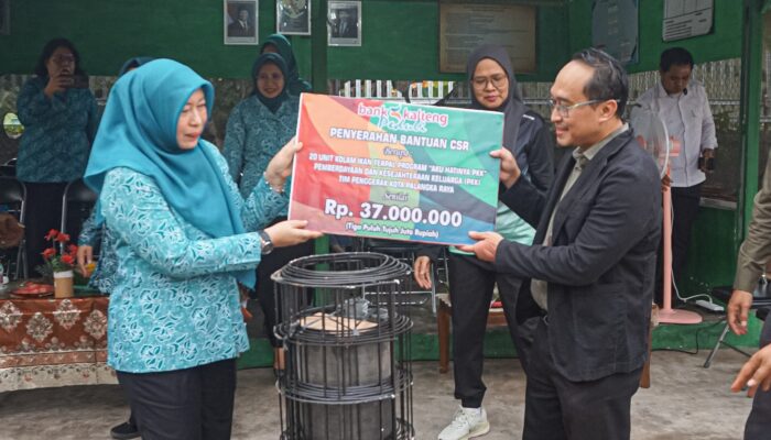 Bank Kalteng Dorong Ketahanan Pangan Keluarga Lewat Bantuan Kolam Ikan Terpal
