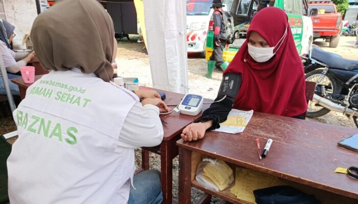 BAZNAS Beri Layanan Kesehatan Gratis bagi Korban Banjir Parigi Moutong