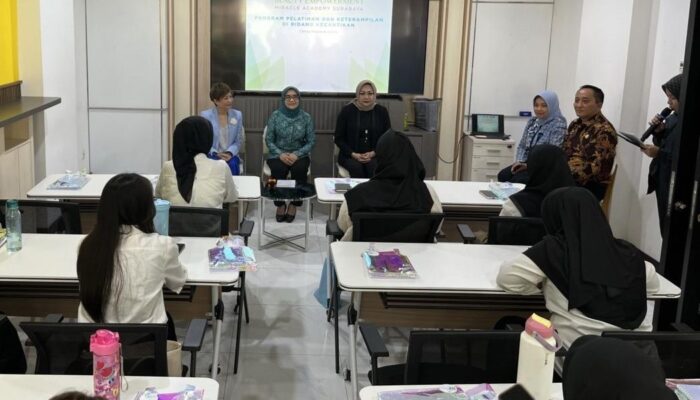 Bekali Warga dengan Keahlian Kecantikan, Surabaya Dorong Kemandirian Ekonomi Lewat Pelatihan Perawatan Wajah