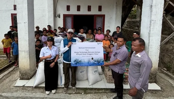 BRI Life Salurkan Bantuan untuk Penyintas Gempa di NTT