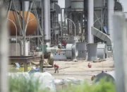 Industri Tumbuh, Kemiskinan Tak Kunjung Surut