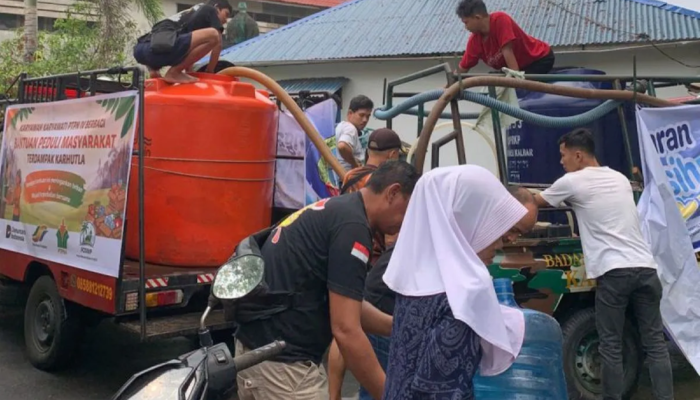 PalmCo Salurkan Jutaan Liter Air Bersih-Masker Bagi Korban Karhutla