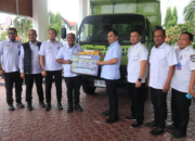 Pemko Lhokseumawe Terima Bantuan Truk Sampah Dari PT PIM