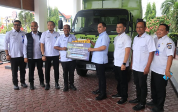Pemko Lhokseumawe Terima Bantuan Truk Sampah Dari PT PIM