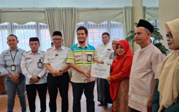 Adaro Gelontorkan Dana CSR untuk Bantuan Sekolah ke Luar Negeri