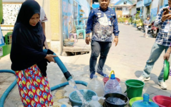Pelindo Regional 4 Makassar Salurkan Air Bersih Selama 30 Hari Untuk Warga Ring 1 Pelabuhan