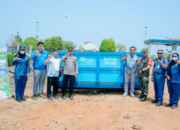 PT ILE Salurkan Bantuan Bak Sampah untuk Kelestarian Pelabuhan Dawi-Dawi