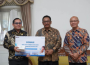 Bagian Dari Program TJSL, Pemkab Sukabumi Terima Bantuan Obat Anti TBC Dari Indofarma