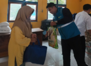 Peringati HUT ke-31, PLN IP UBP Sanggau Bagikan Sembako di Sungai Batu