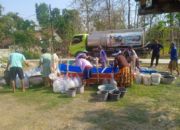BPBD Grobogan Bersama PT Podo Rukun dan Pramuka Salurkan 48.000 Liter Bantuan Air Bersih