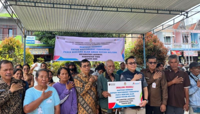 Inalum Serahkan Bantuan Terdampak Bencana Puting Beliung di Toba