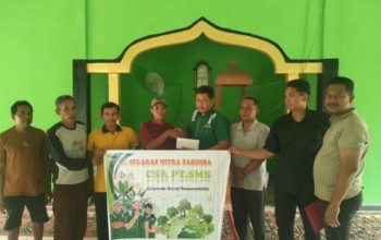 PT SMS Salurkan Bantuan CSR untuk Finishing Kubah Masjid Nurul Falah di Desa Giri Purno