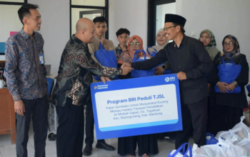 BRI Peduli Salurkan Ribuan Paket Sembako untuk Warga Rentan di Tegalluar