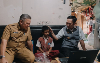 4.000 Anak di Palembang Terima Bantuan Laptop dan Kuota Internet