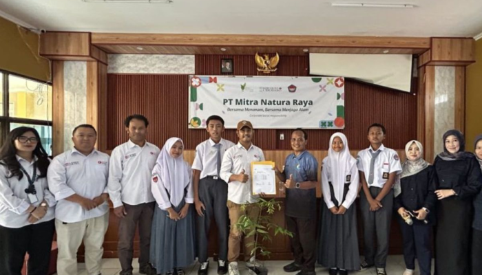 Kebun Raya Cibodas Menyalurkan CSR 172 Tanaman Pada SMKN 1 Cipanas