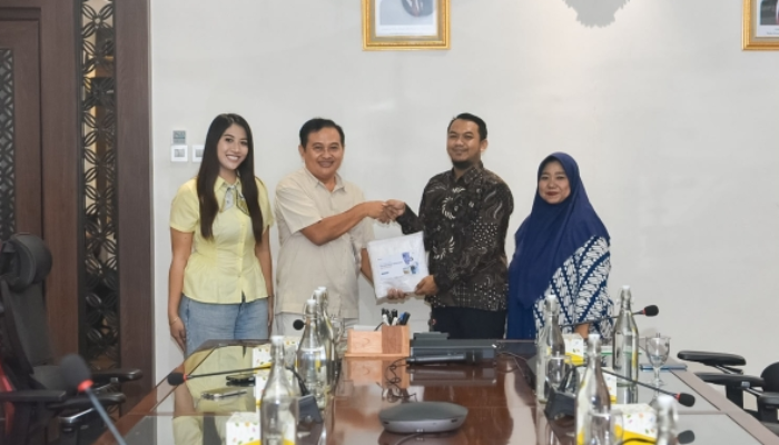 KAI Services Perkuat Kepedulian Lingkungan melalui Program CSR Bersama Clothes for Charity