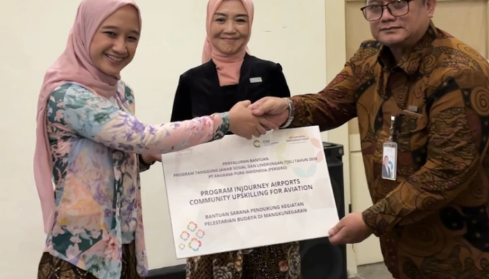Bandara Adi Soemarmo Salurkan Bantuan CSR untuk Pura Mangkunegaran