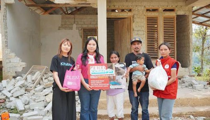 METOO Salurkan Bantuan Sembako & Produk Perawatan Gigi di NTT