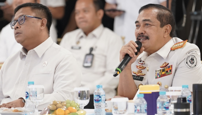 Kemenimipas Salurkan Bantuan bagi Masyarakat Terdampak Karhutla dan Kekeringan